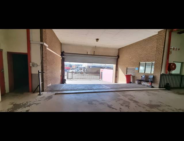 5,100M² WAREHOUSE FOR SALE IN LA ROCHELLE